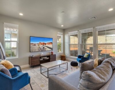 Escondido 2224
